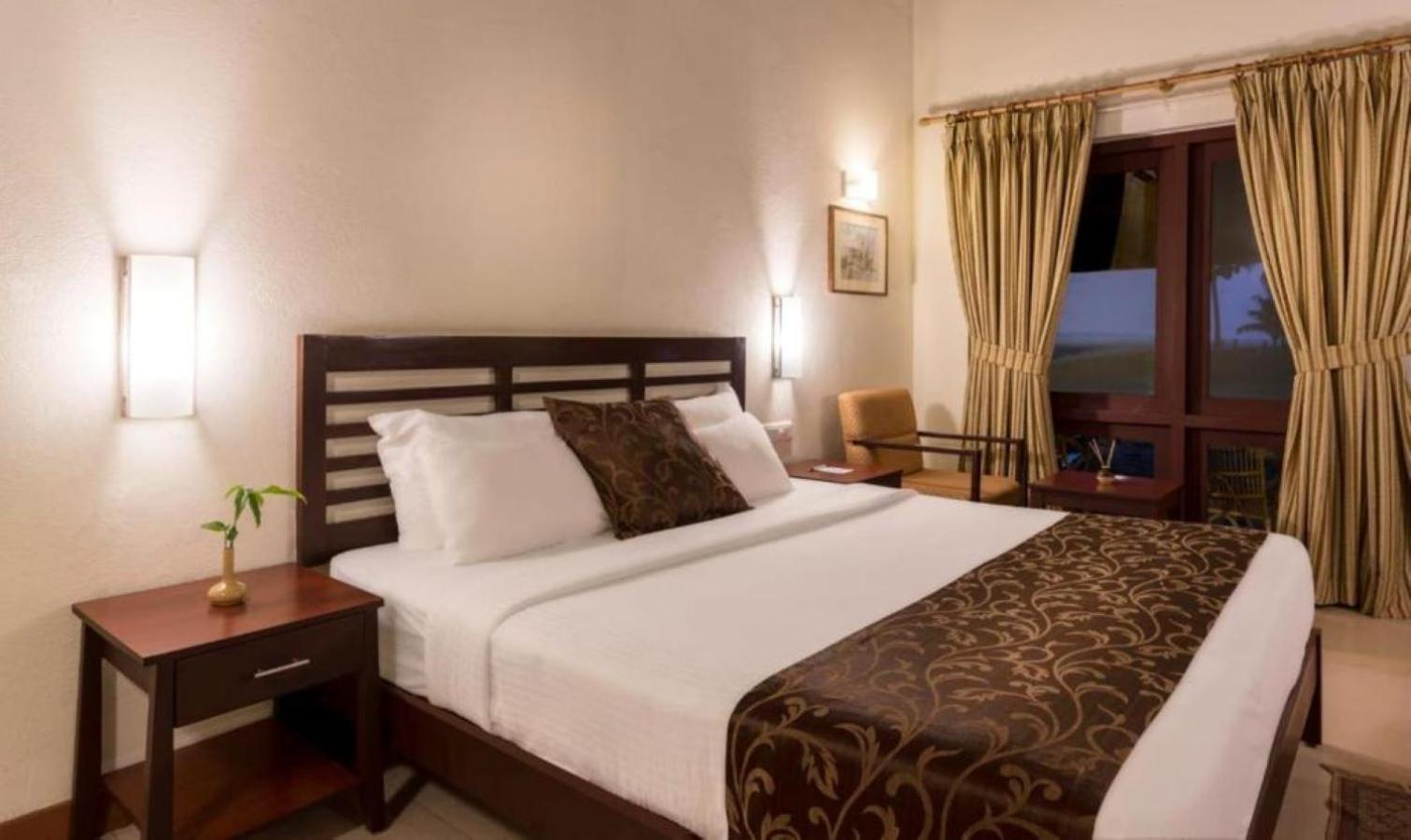 Abad Turtle Beach Mararikulam Exterior photo