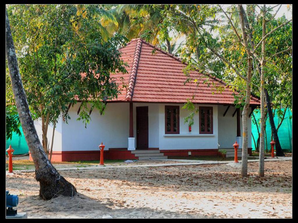 Abad Turtle Beach Mararikulam Exterior photo