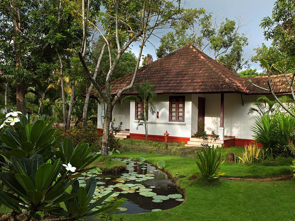 Abad Turtle Beach Mararikulam Exterior photo